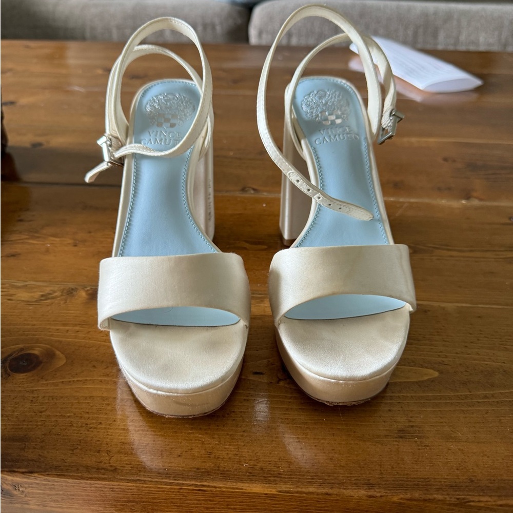 Size 5 Vince Camuto shoes
